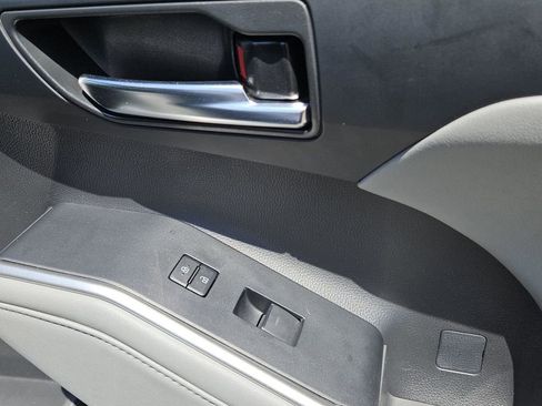 Used 2024 Toyota Highlander XLE FWD image 40