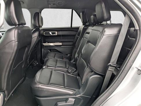 Used 2023 Ford Explorer XLT w/ Equipment Group 202A image 18