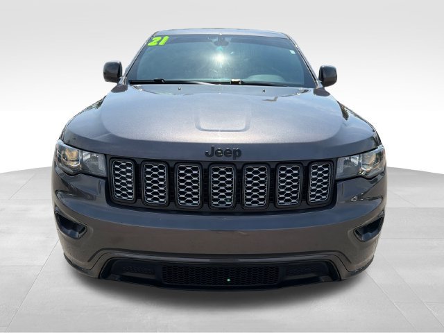 Used 2021 Jeep Grand Cherokee Laredo X AWD/4WD image 2