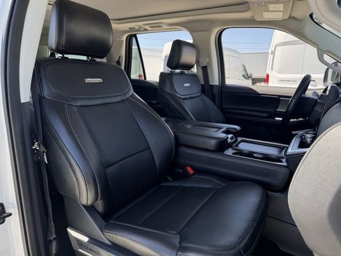 Used 2025 Ford Expedition Max Platinum image 32