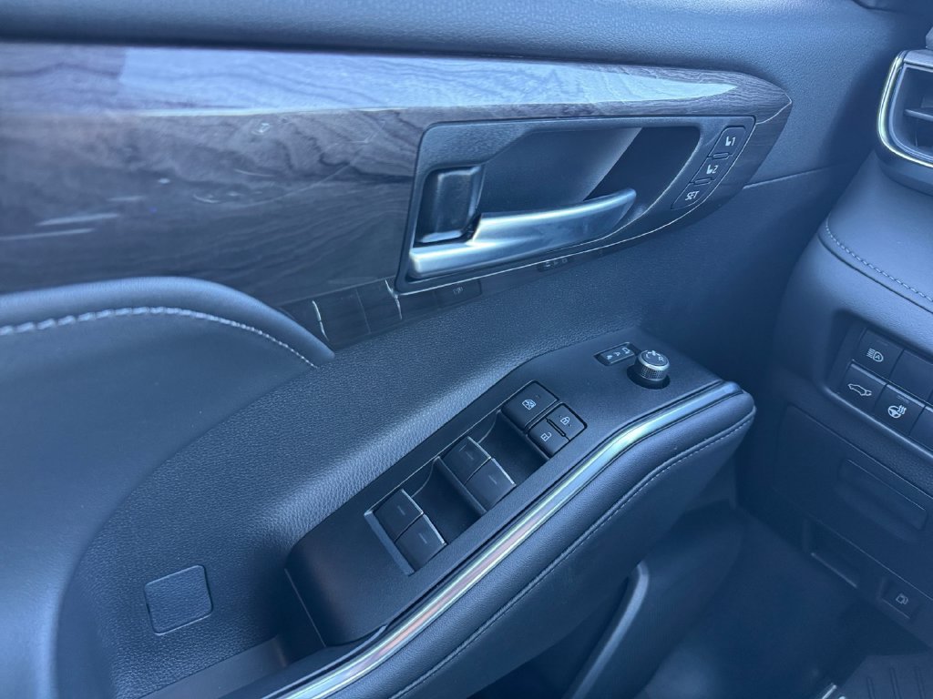 Certified 2026 Toyota Highlander Limited AWD/4WD image 11