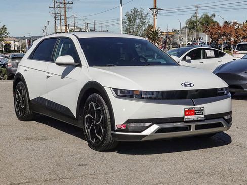 Used 2024 Hyundai Ioniq 5 SEL image 3