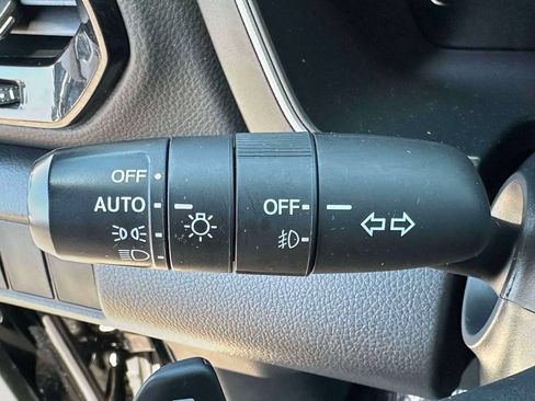 Used 2023 Honda Pilot Sport image 21