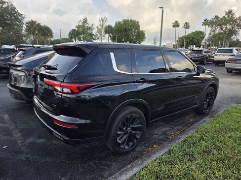 Used 2023 Mitsubishi Outlander SE FWD image 5