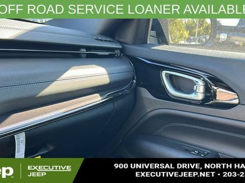 Used 2025 Jeep Compass Limited w/ Sun & Sound Group AWD/4WD image 18