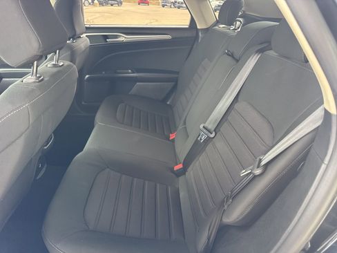 Used 2020 Ford Fusion SE image 27