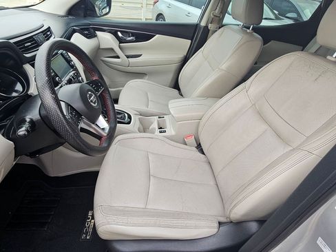 Used 2018 Nissan Rogue Sport SL FWD image 12