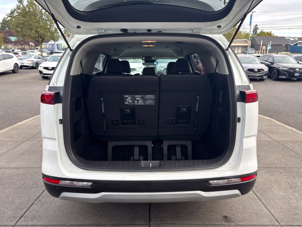 Used 2024 Kia Carnival LX FWD image 32