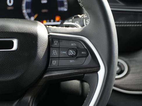 Used 2023 Jeep Grand Cherokee L Limited RWD image 25