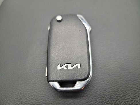 Used 2022 Kia Soul LX image 32