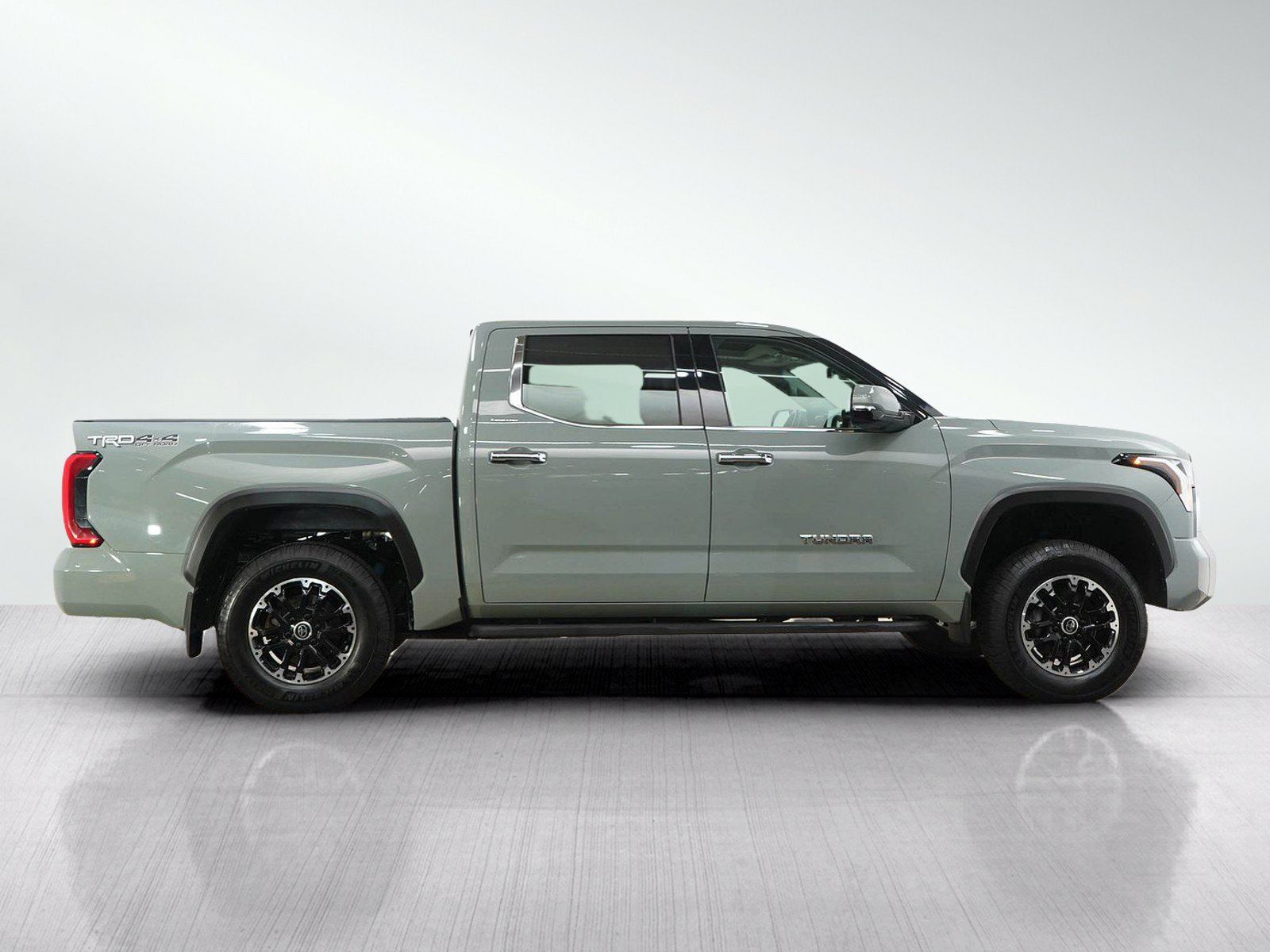 Used 2022 Toyota Tundra Limited AWD/4WD image 6