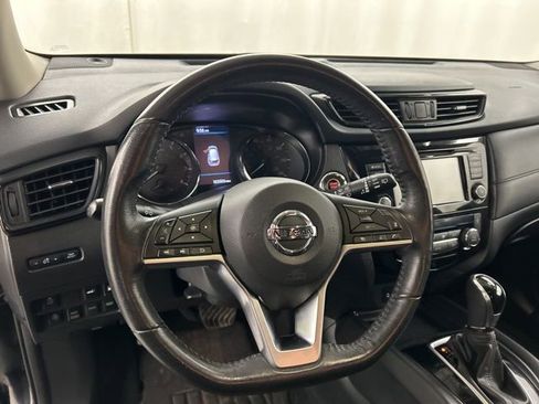 Used 2018 Nissan Rogue SV w/ Premium Package image 8