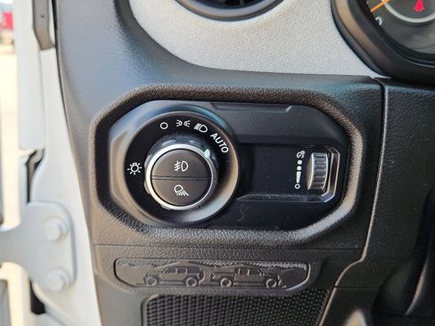 Used 2025 Jeep Gladiator Sport image 20