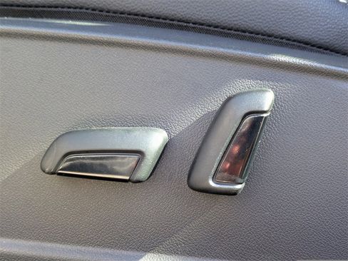 Used 2023 Volkswagen Jetta SE image 24