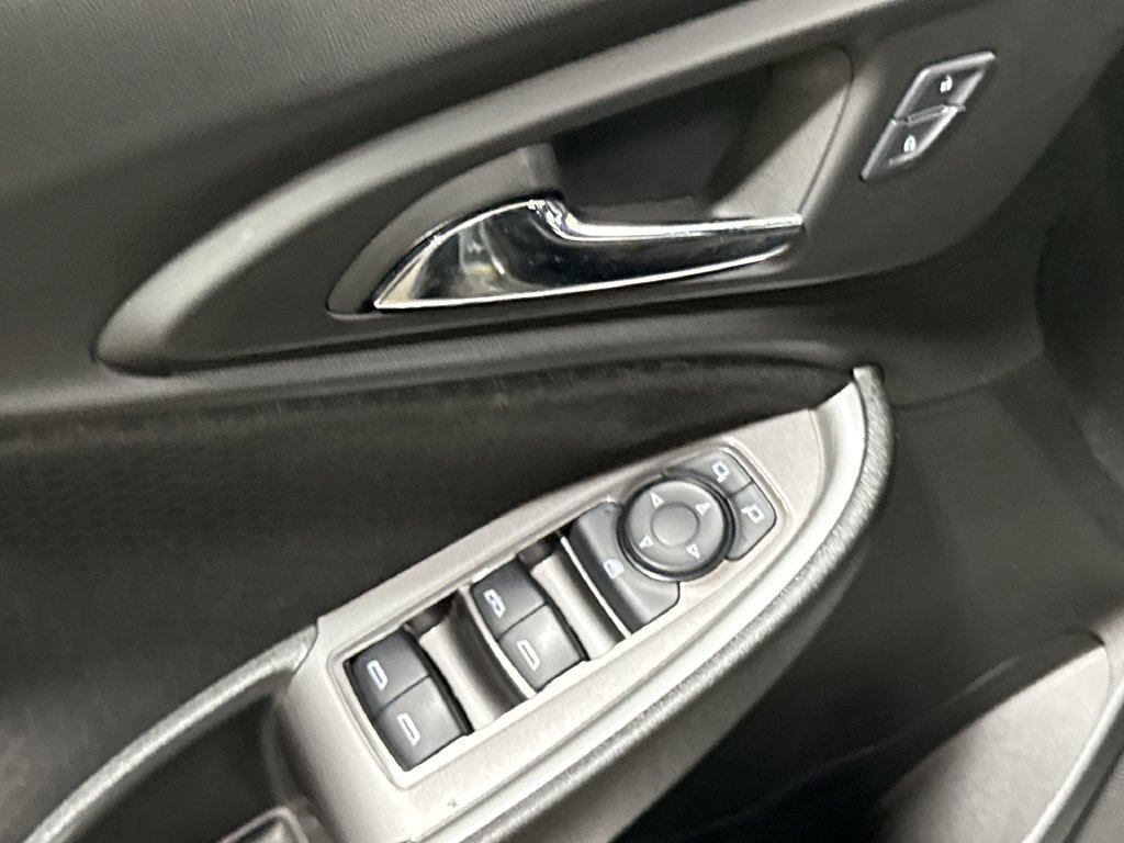 Used 2025 Chevrolet Malibu LT FWD image 20