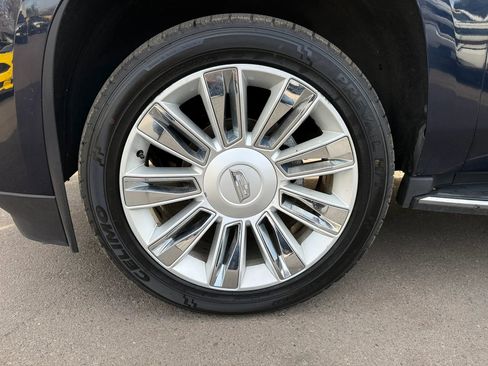 Used 2017 Cadillac Escalade Premium Luxury image 46