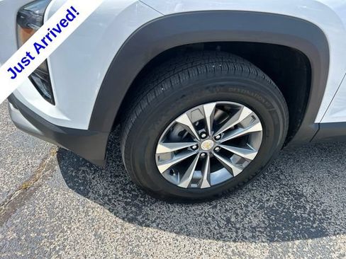 Used 2025 Chevrolet Equinox LT w/ Convenience Package II FWD image 10