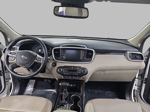 Used 2019 Kia Sorento EX image 11