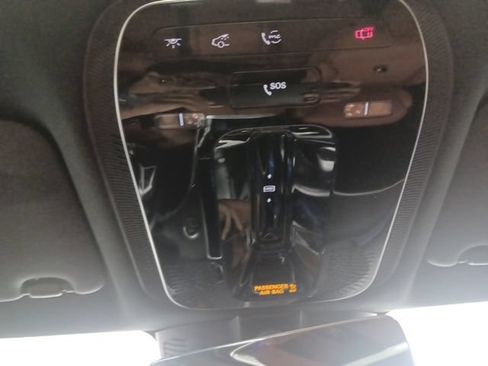 Used 2025 Mercedes-Benz C 300 Sedan image 26
