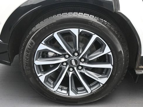 Used 2024 Cadillac Lyriq Sport AWD/4WD image 37