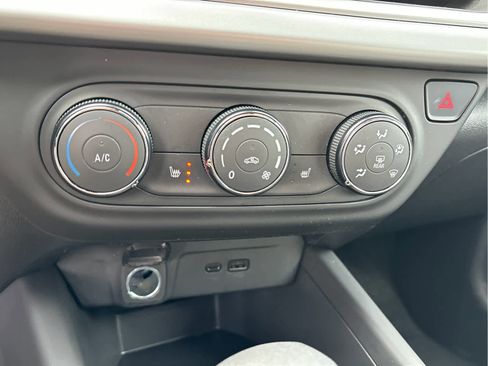 Certified 2024 Chevrolet Trax RS w/ Driver Confidence Package image 16