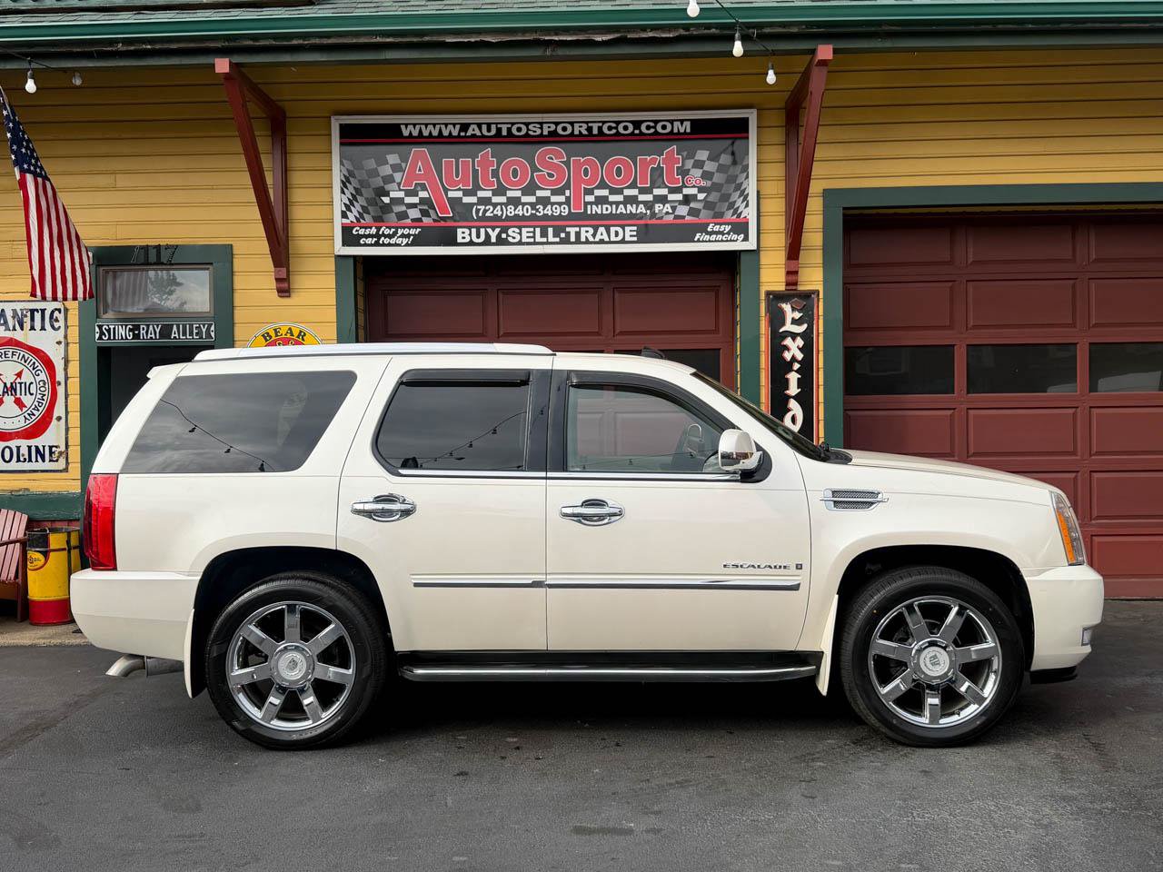 Used 2008 Cadillac Escalade 2WD image 3