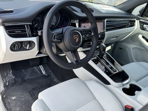 New 2026 Porsche Macan S image 4