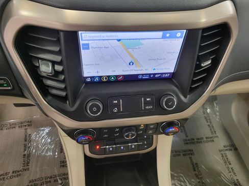 Used 2022 GMC Acadia Denali w/ Denali Ultimate Package image 8