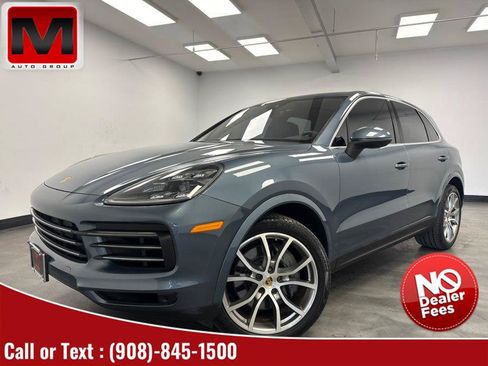 Used 2019 Porsche Cayenne S w/ Premium Plus Package AWD/4WD image 1