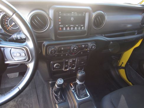 Used 2021 Jeep Wrangler Unlimited Sport image 17