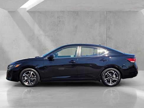 Used 2025 Nissan Sentra SV image 7