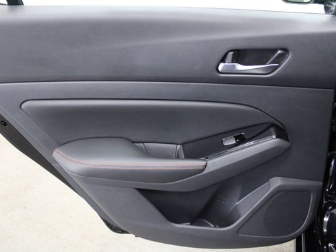 Used 2023 Nissan Altima 2.5 SR AWD/4WD image 17