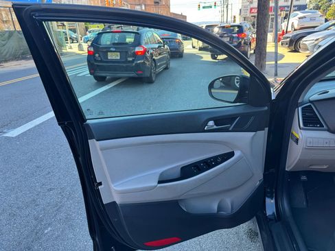 Used 2017 Hyundai Tucson SE image 20