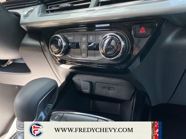 Used 2025 Chevrolet Trax LT FWD image 20