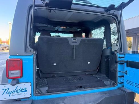 Used 2018 Jeep Wrangler Sport image 11