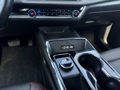 Used 2025 Chevrolet Equinox RS w/ Safety and Technology Package AWD/4WD image 15