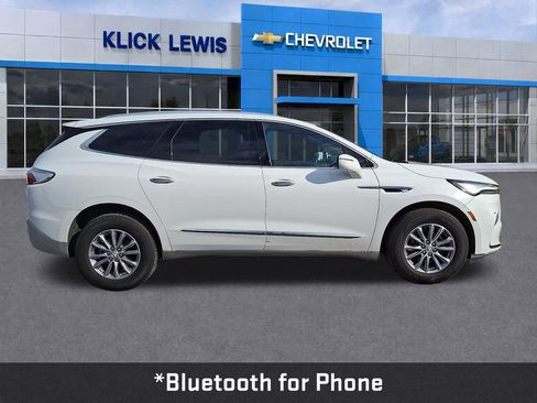 Used 2024 Buick Enclave Premium image 9