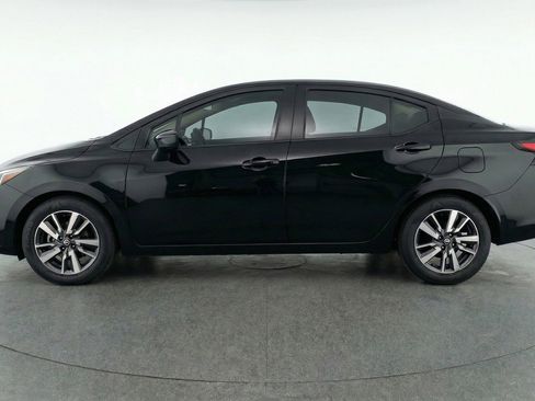 Used 2025 Nissan Versa SV image 5