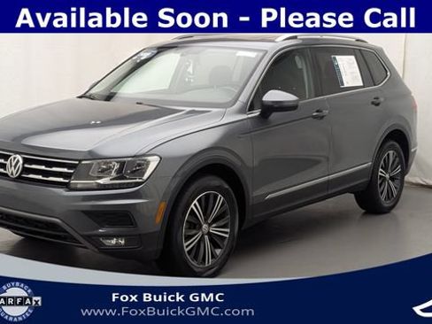 Used 2018 Volkswagen Tiguan SE AWD/4WD image 1