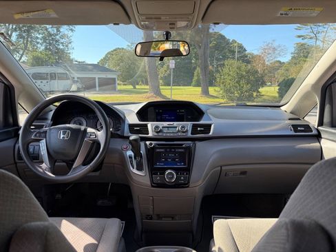 Used 2014 Honda Odyssey EX image 8