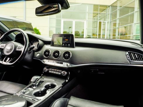 Used 2019 Kia Stinger GT2 AWD/4WD image 19
