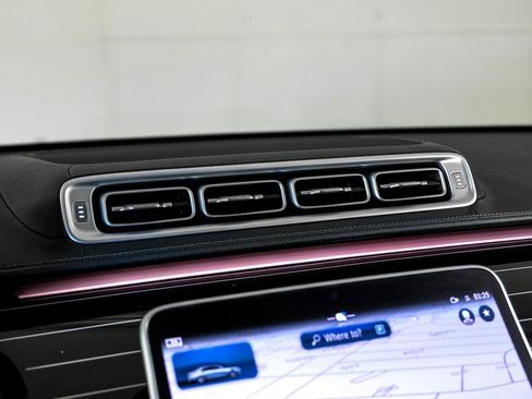 Used 2022 Mercedes-Benz S 580 4MATIC Sedan w/ AMG Line Package image 23