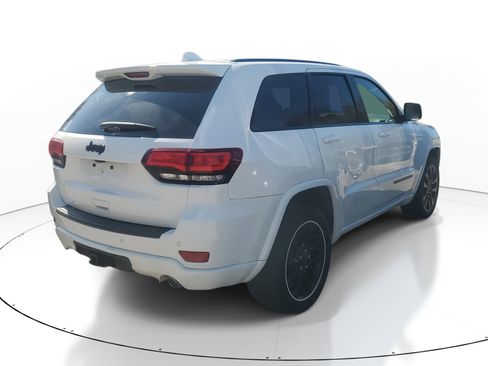 Used 2019 Jeep Grand Cherokee Altitude image 6