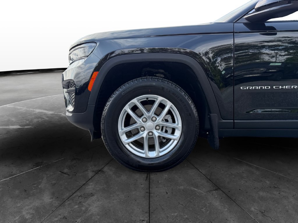 Used 2026 Jeep Grand Cherokee Laredo X AWD/4WD image 14
