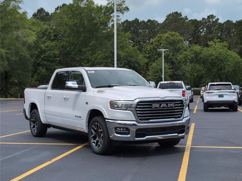 New 2026 RAM 1500 Laramie AWD/4WD image 9