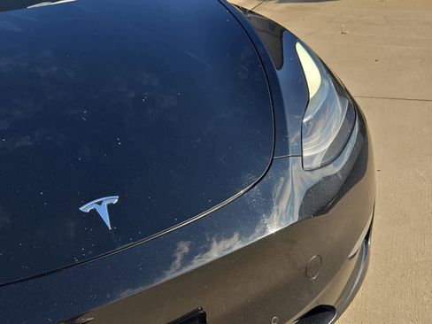 Used 2021 Tesla Model Y Performance image 10