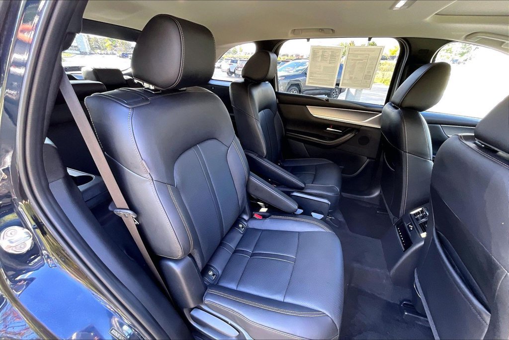 Used 2024 MAZDA CX-90 Plug-In Hybrid w/ Preferred AWD/4WD image 27