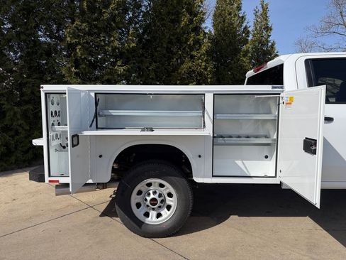 New 2026 GMC Sierra 3500 Pro w/ Convenience Package image 36