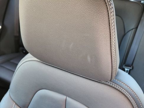 Used 2025 Volvo XC40 B5 Plus AWD/4WD image 6