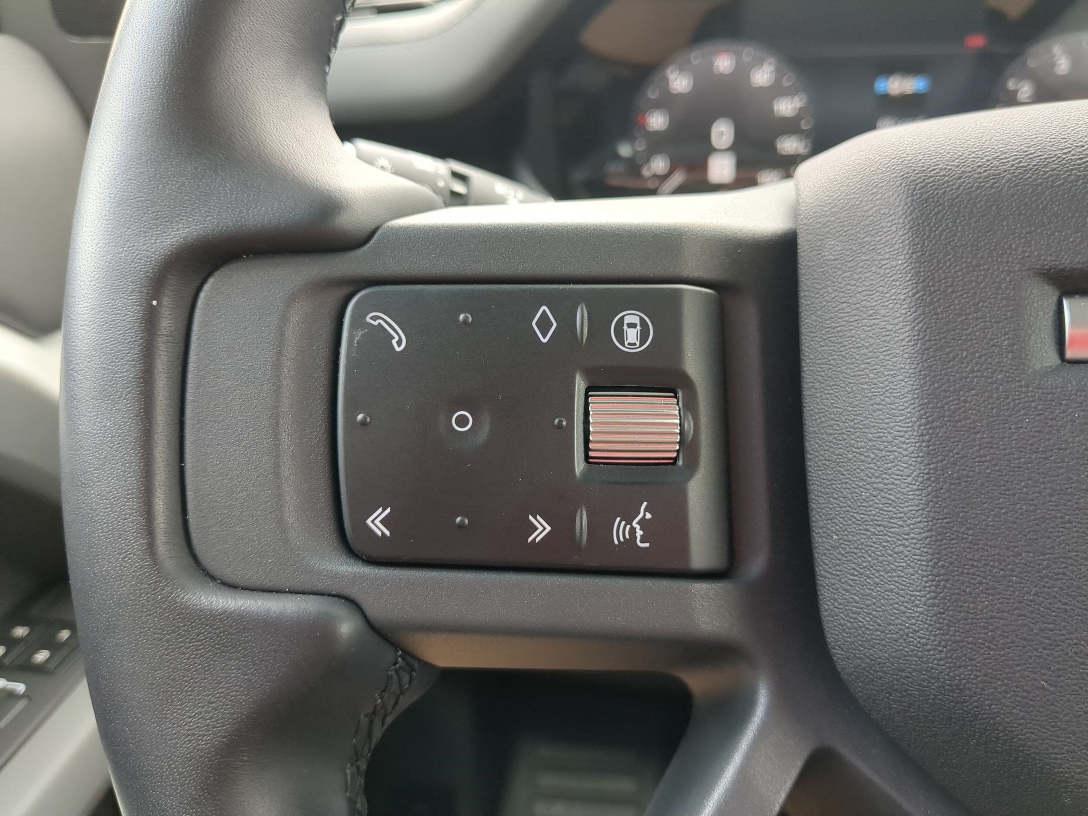 Used 2026 Land Rover Defender 110 X-Dynamic SE AWD/4WD image 18
